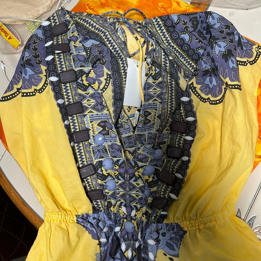 Hardly worn cute blouse